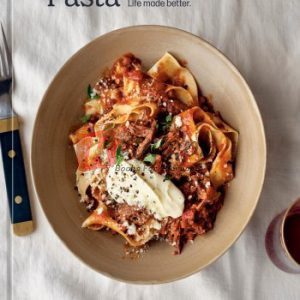 Simple Pasta: Pasta Made Easy. Life Made Better. [A Cookbook] By Odette Williams(paperback) Housekeeping Novel